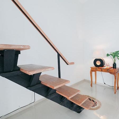 D'Tamblingan Guest House At Taman Griya Jimbaran Redpartner - Minimum Stay 30 Nights Ngoại thất bức ảnh