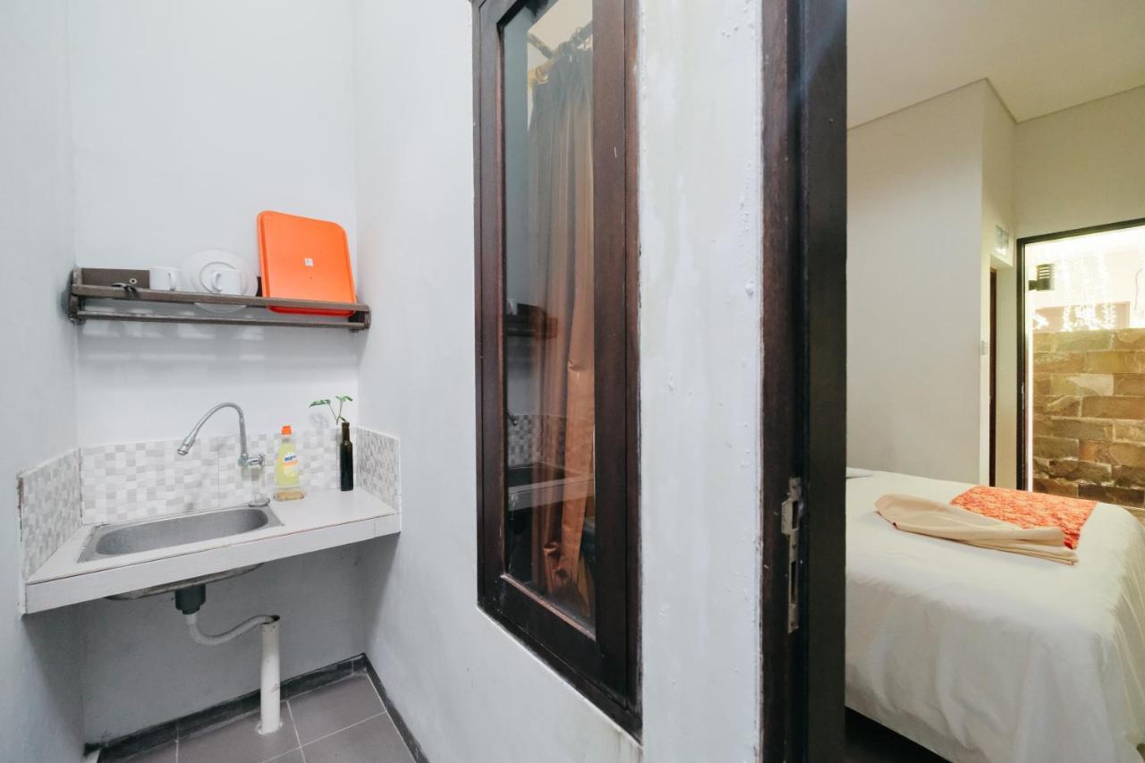 D'Tamblingan Guest House At Taman Griya Jimbaran Redpartner - Minimum Stay 30 Nights Ngoại thất bức ảnh